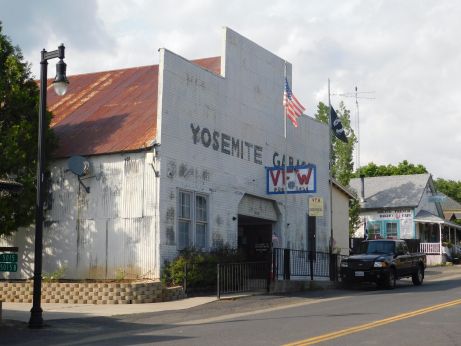 [Picture of Yosemite Garage]